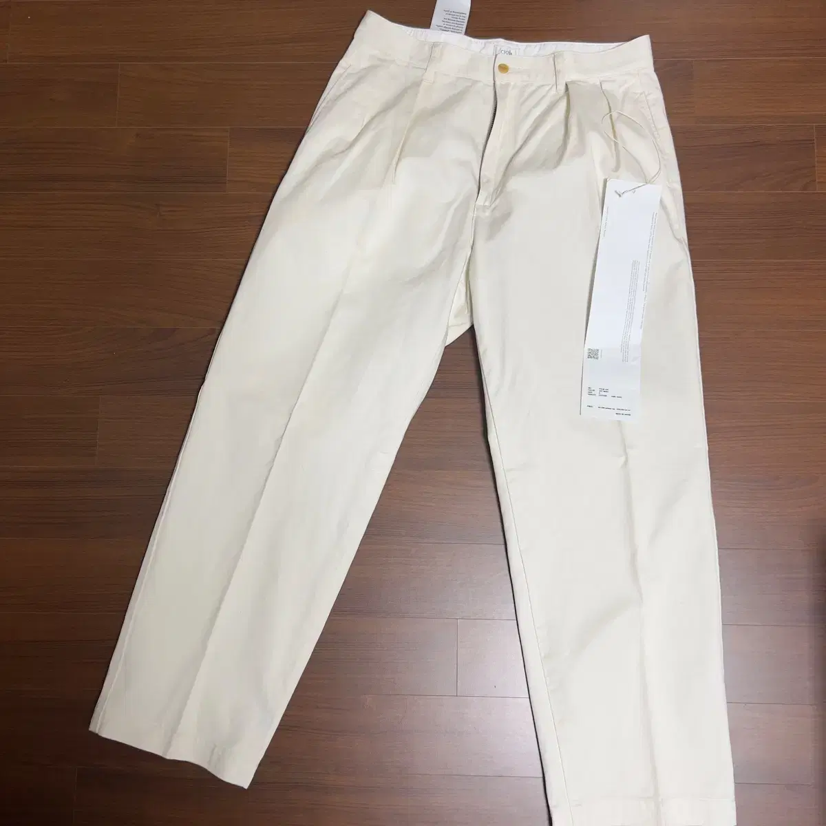 Sio Tutuk Chino Pants Off-White