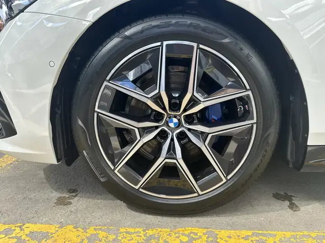 936m 19인치 정품 휠 타이어 (bmw g60 520i msp