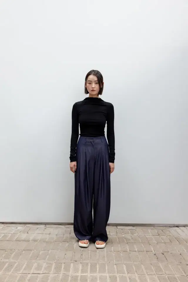 레이스 RRACE Stitch Two Tuck Pants_Indigo