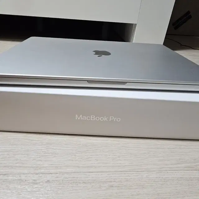 맥북프로 16인치 M1 MAX 64GB 512GB