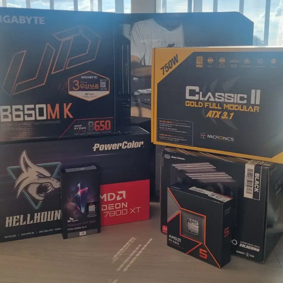 신품급 고사양 본체 데스크탑 9600x+7800xt+32인치 LG울트라