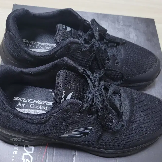 스케쳐스 Skechers Arch Fit 280사이즈