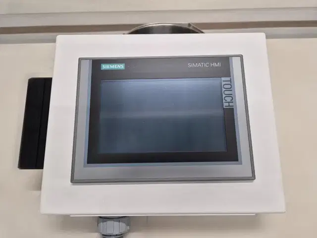 SIEMENS SIMATIC HMI TP700 Comfort