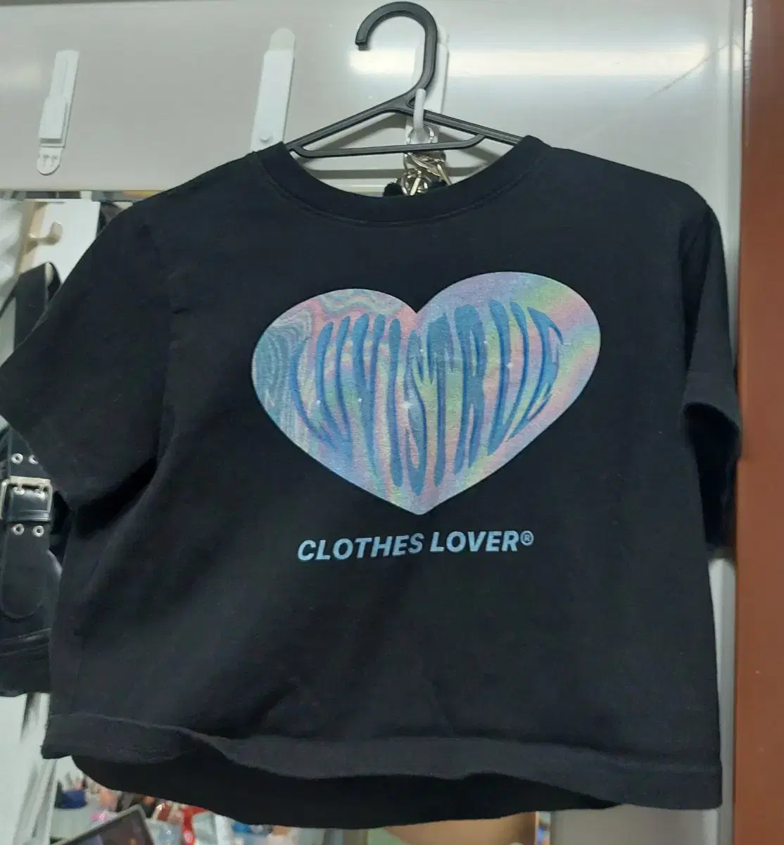 러브이즈트루  LVG HEART CROP T 블랙 검정색 크롭티 반팔