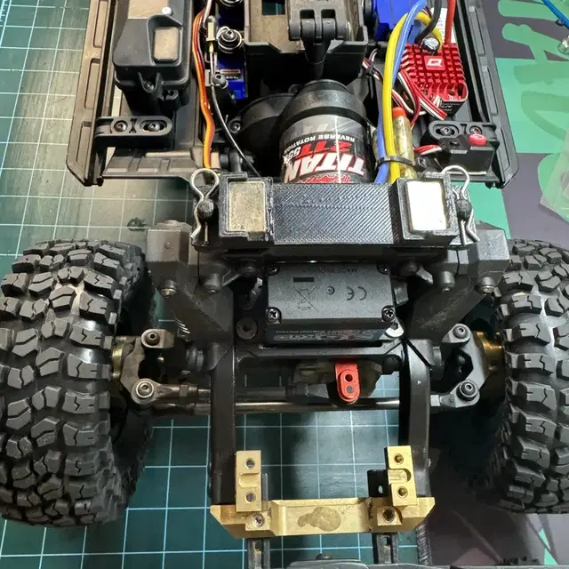 트랙사스 TRX4 디펜더 RC카 팝니다