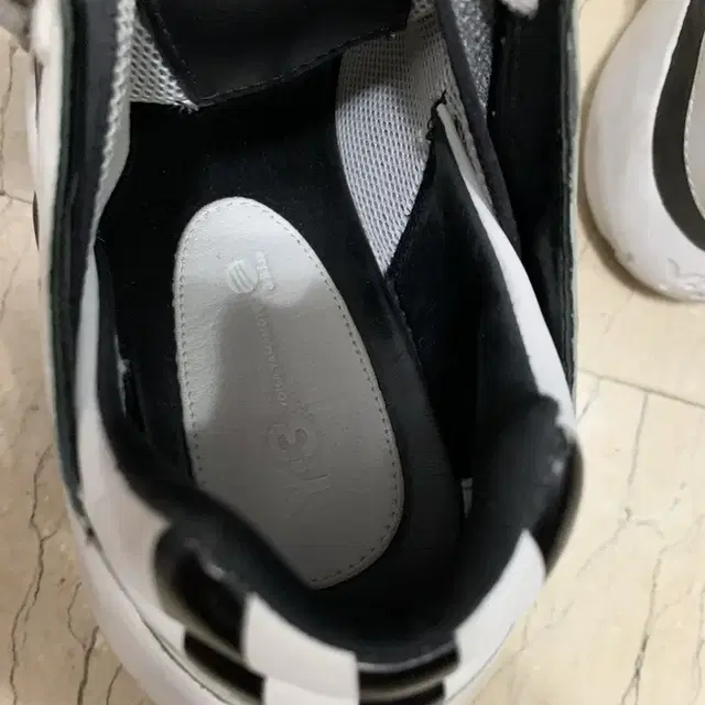 Y-3콰사 레이서 로우 270(us9)