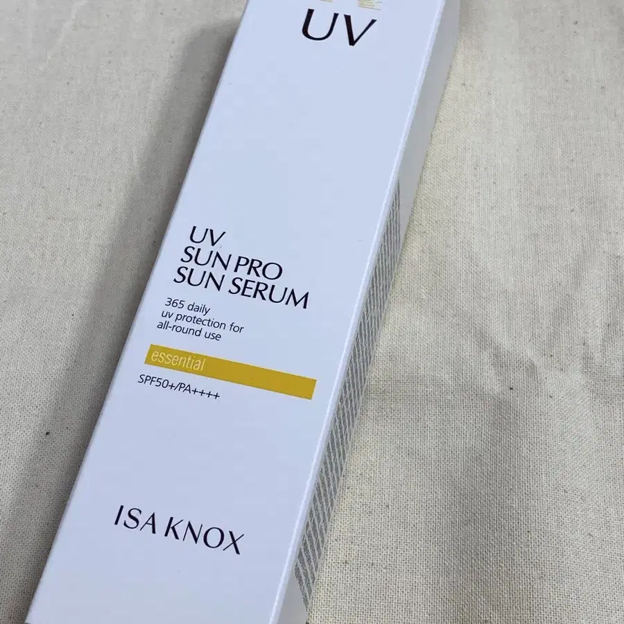 이자녹스 UV 선 프로 365 에센셜 선 세럼 40 mL (새제품)