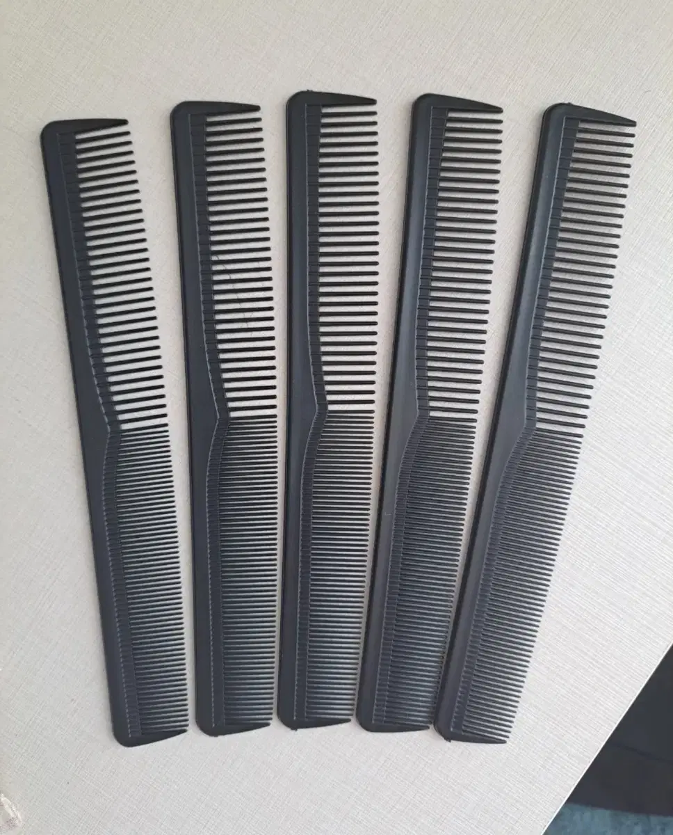 5 combs