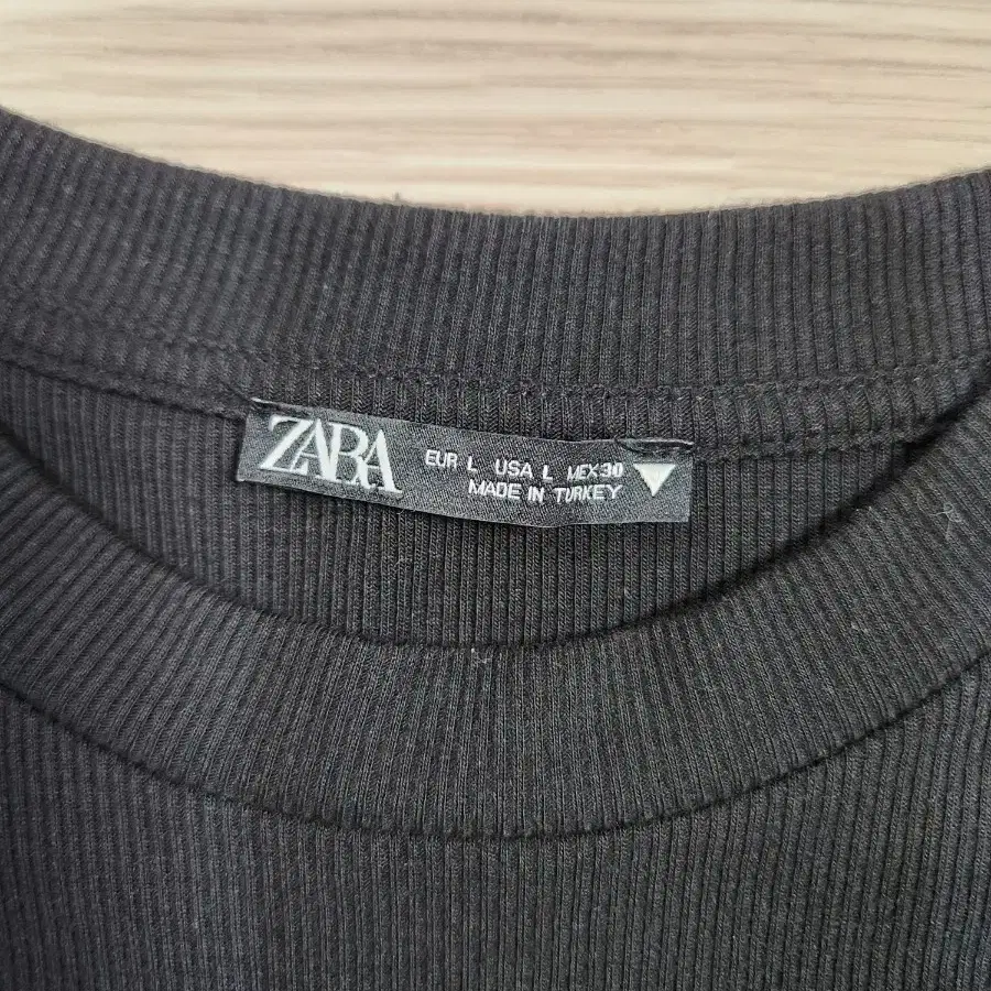 ZARA 골지 셔링 티셔츠