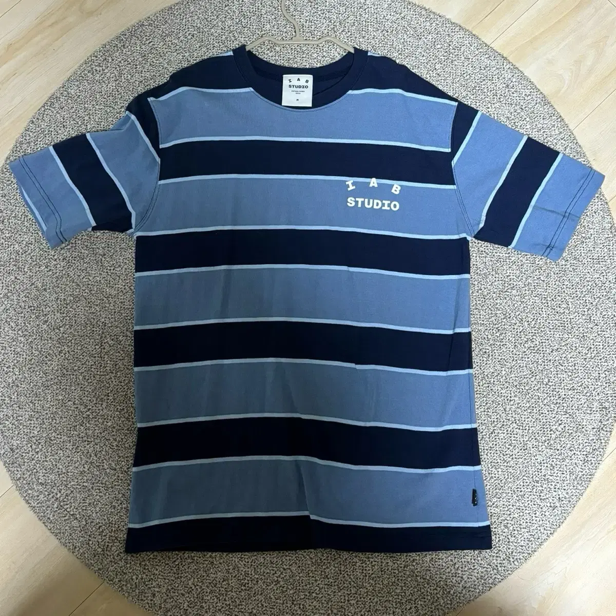 아이앱 (IAB Studio Striped T-Shirt Blue Whi