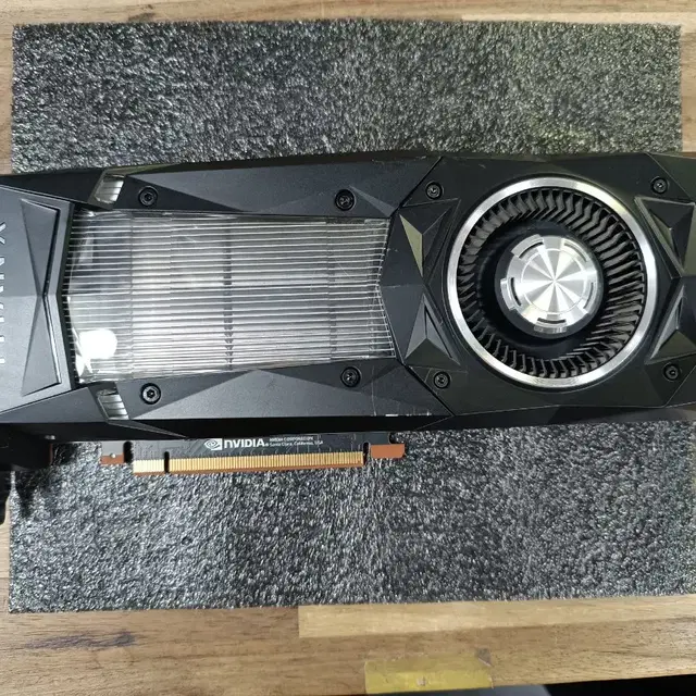 GTX Titan XP (GTX1080ti 이상 성능)