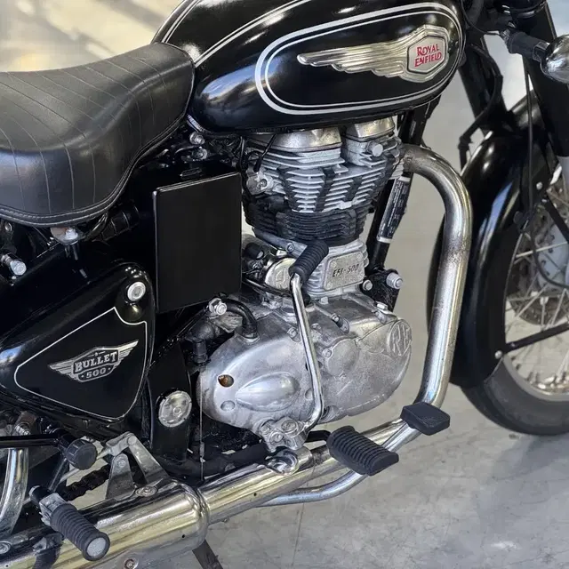 로얄엔필드 BULLET 500CC 불렛 15년식 블랙차량 판매합니다