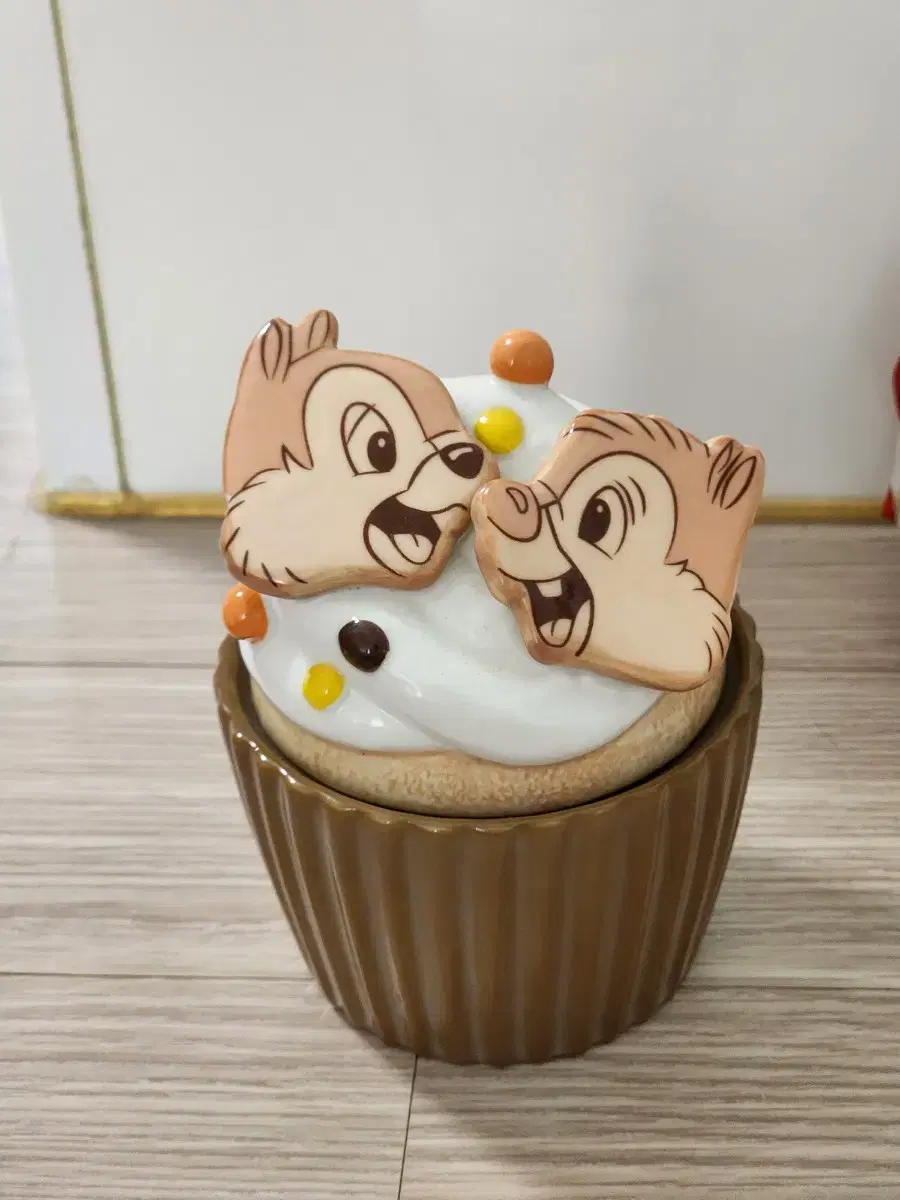 Disney Chip & Dale Cupcake Porcelain Prop Storage Box