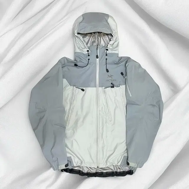 ARCTERYX THETA AR