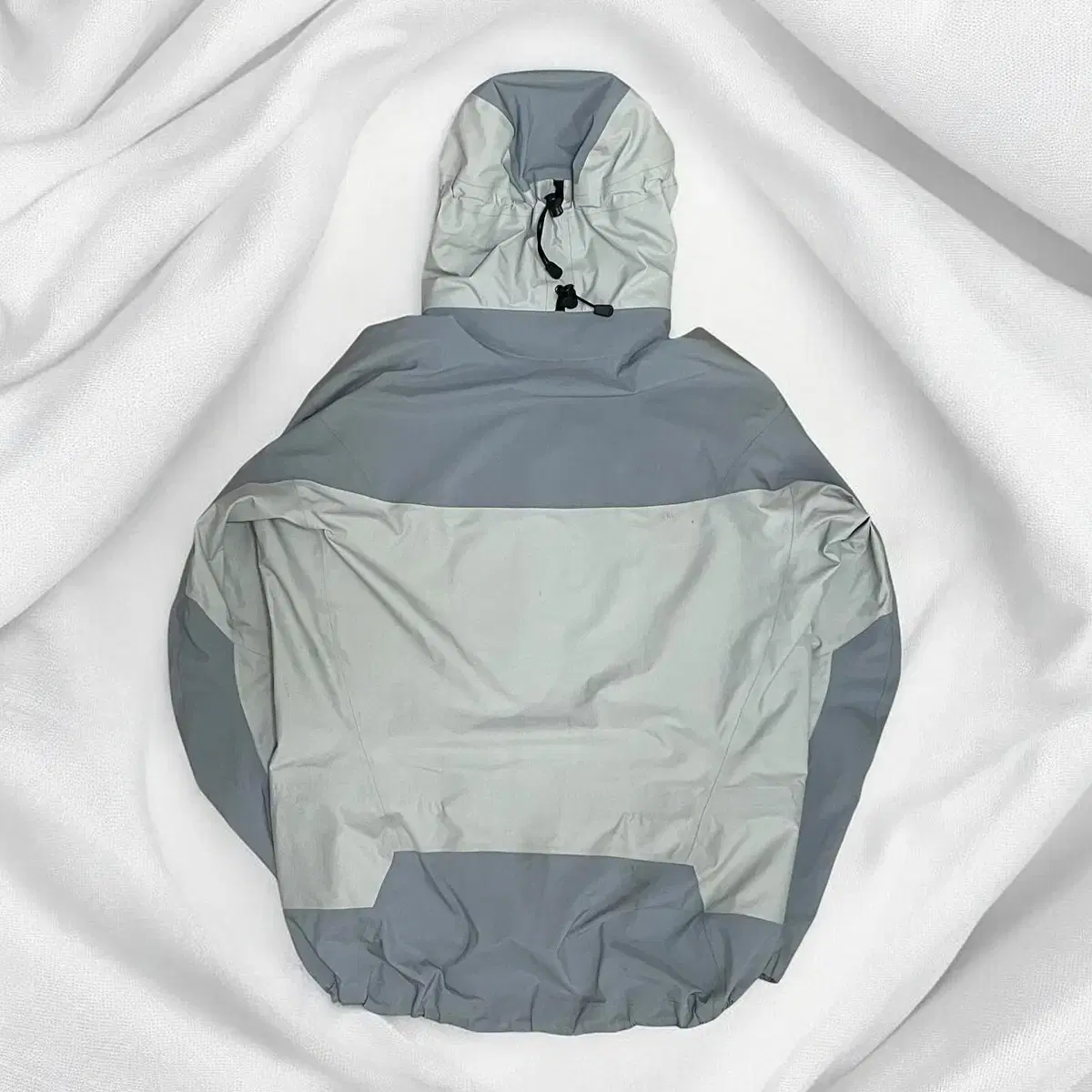 ARCTERYX THETA AR