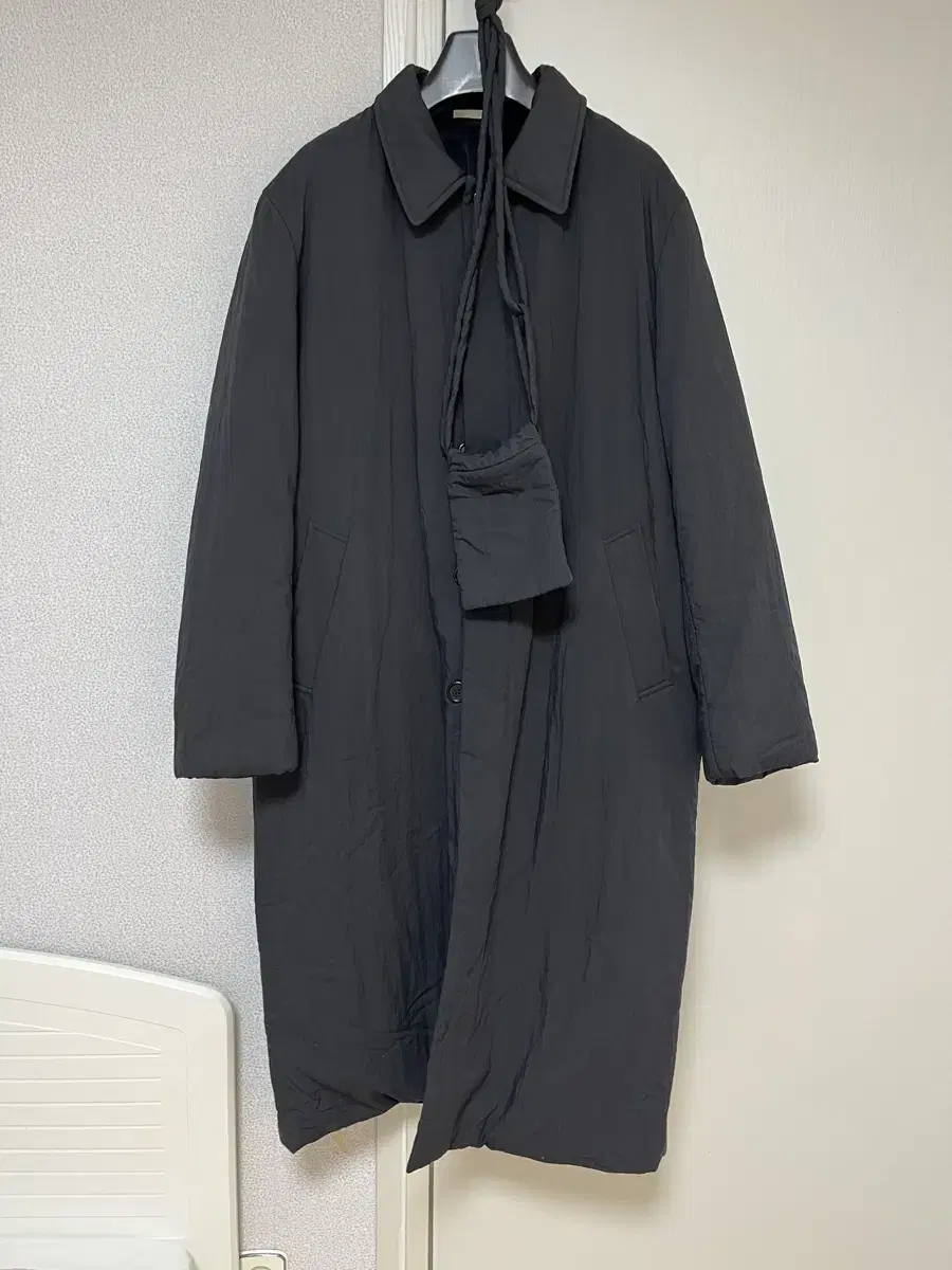 아모멘토 recycled down long coat 차콜컬러 라지