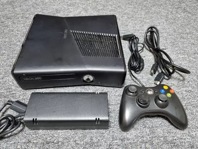 XBOX 360 slim 슬림 250기가 (게임헤일로)