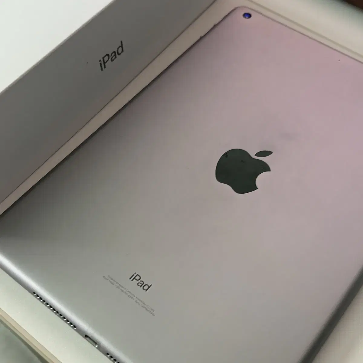 아이패드 iPad 6세대 32gb + 박스