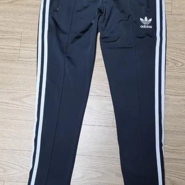 adidas 아디다스 SST TP 슈퍼스타 트랙팬츠, 트레이닝 바지 85