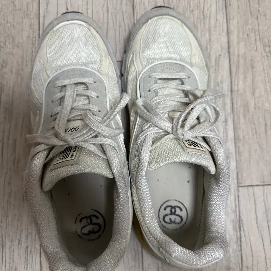 뉴발란스 X 스투시 Stussy 990v4 made in USA 크림