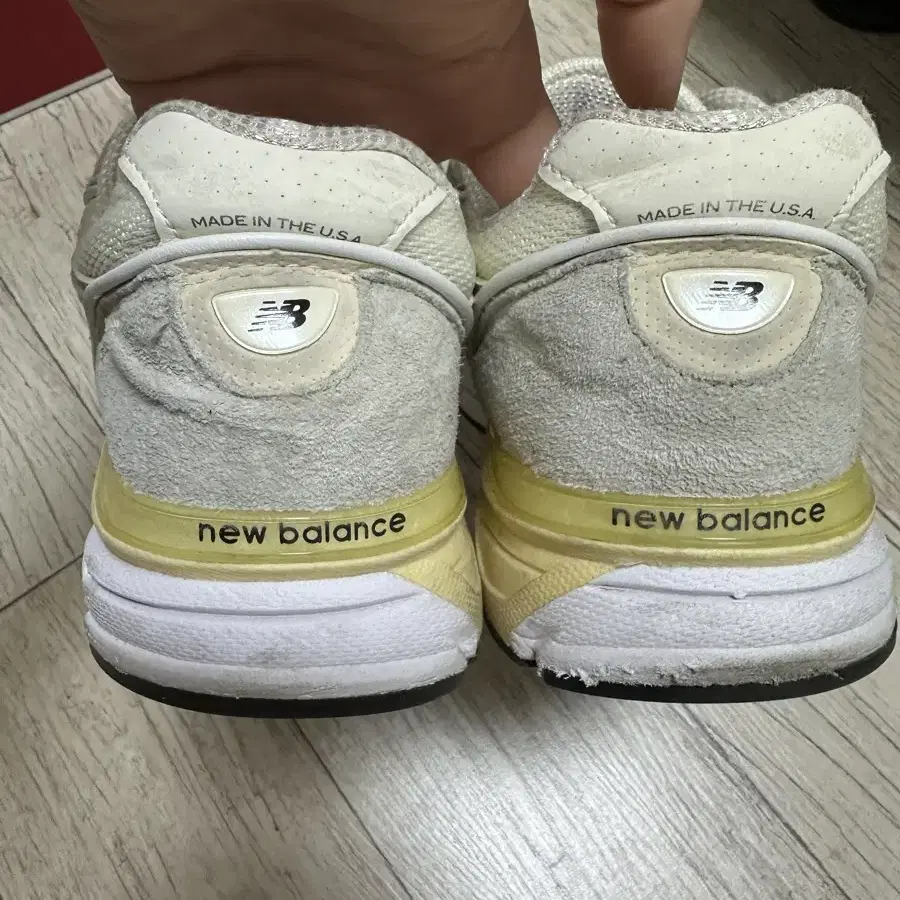 뉴발란스 X 스투시 Stussy 990v4 made in USA 크림