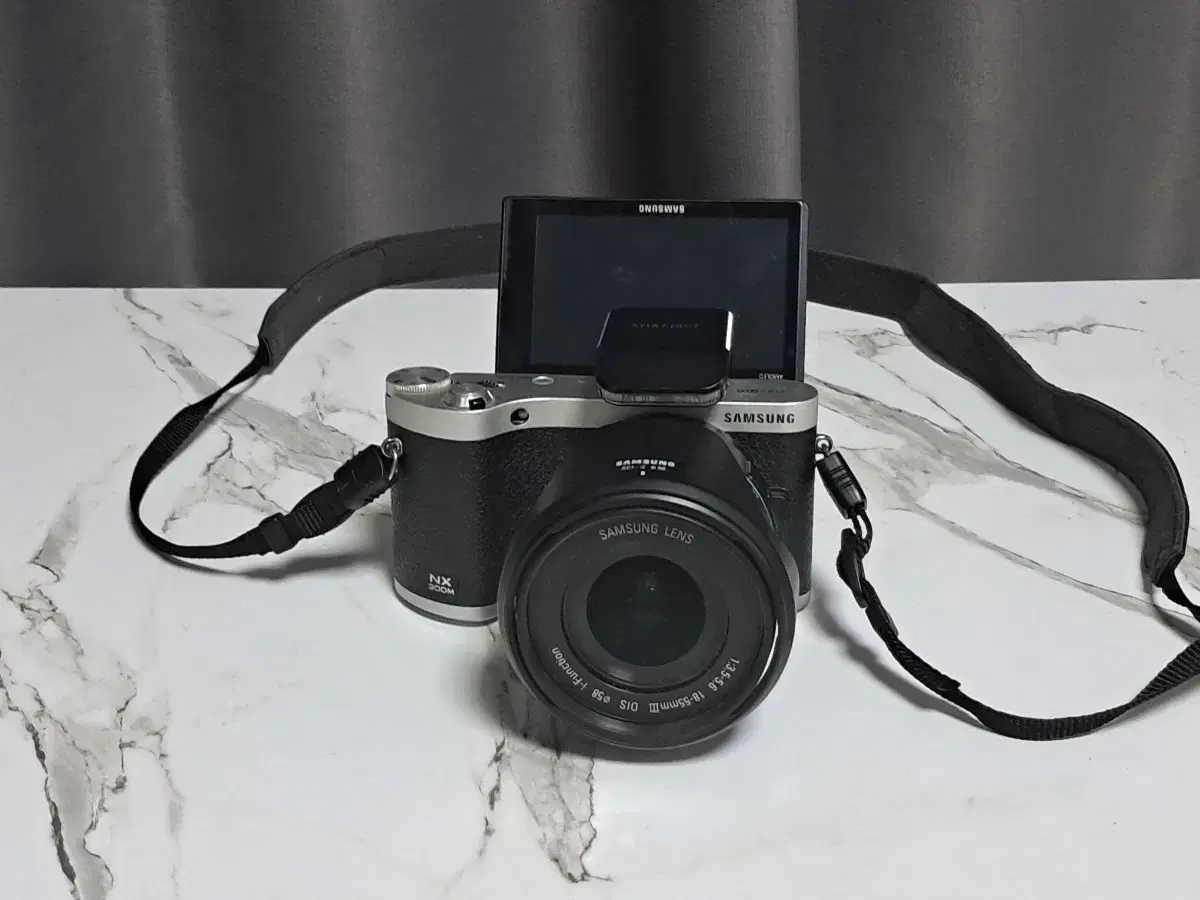 *상태좋음* 삼성 미러리스 카메라 NX300M 디지털카메라