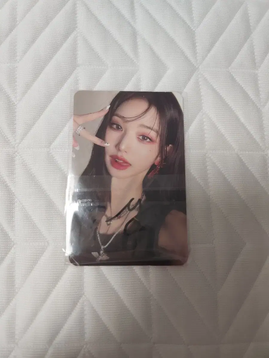 Wonyoung sign poca sells sign photocard