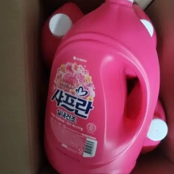 샤프란 실내건조 핑크 페스티벌3.1L 8통