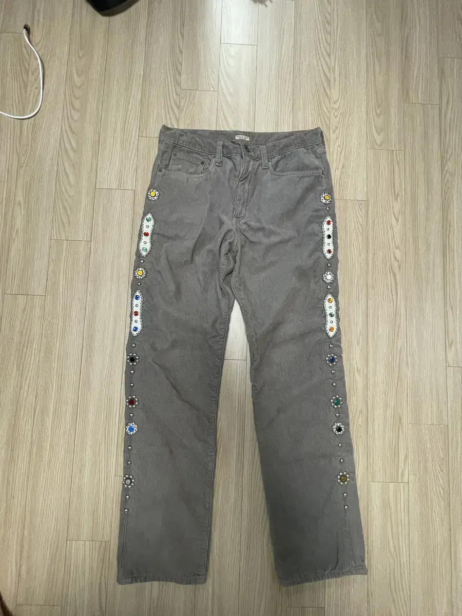 [32] Capital Gemstone Corduroy Pants Beige