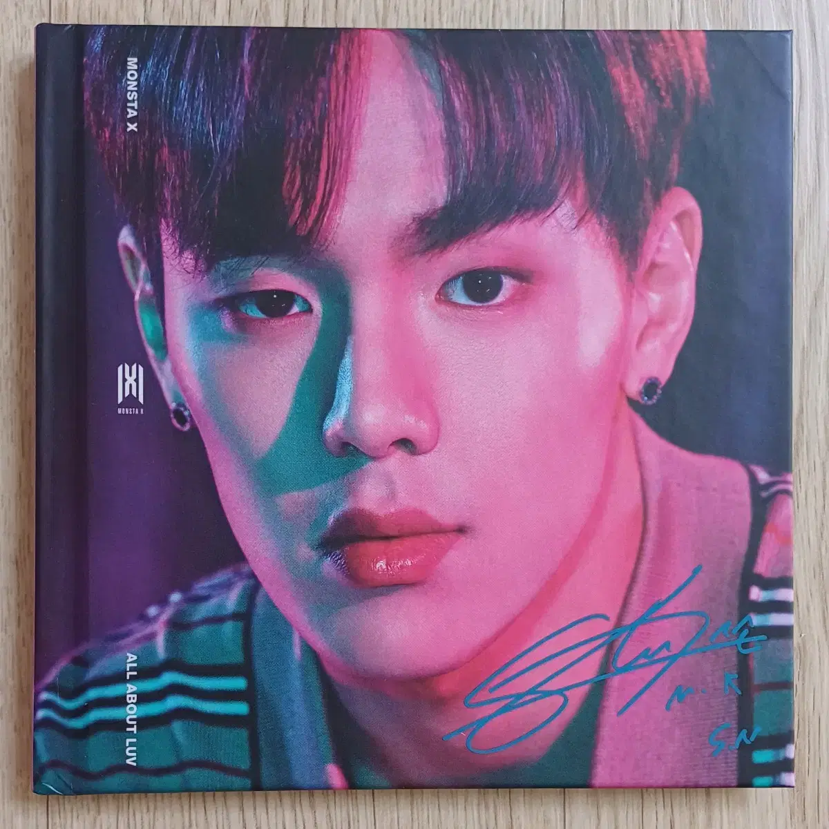 Monsta X US album ALL ABOUT LUV shownu ver.