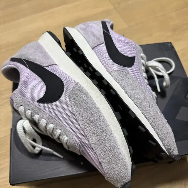 나이키 nike 데이브레이크 라벤더 미스트 275