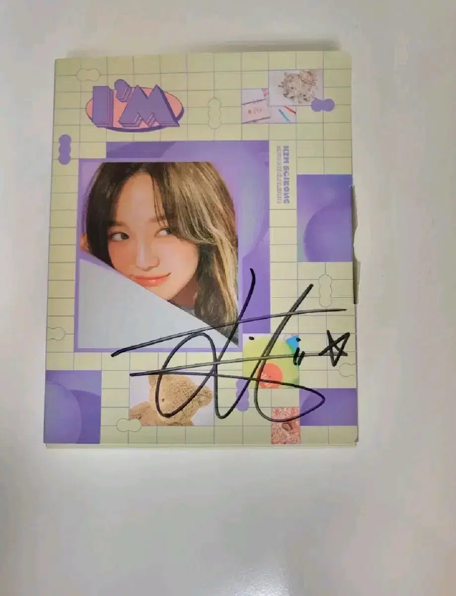 Written by Kim Sejeong signature album Sell it!