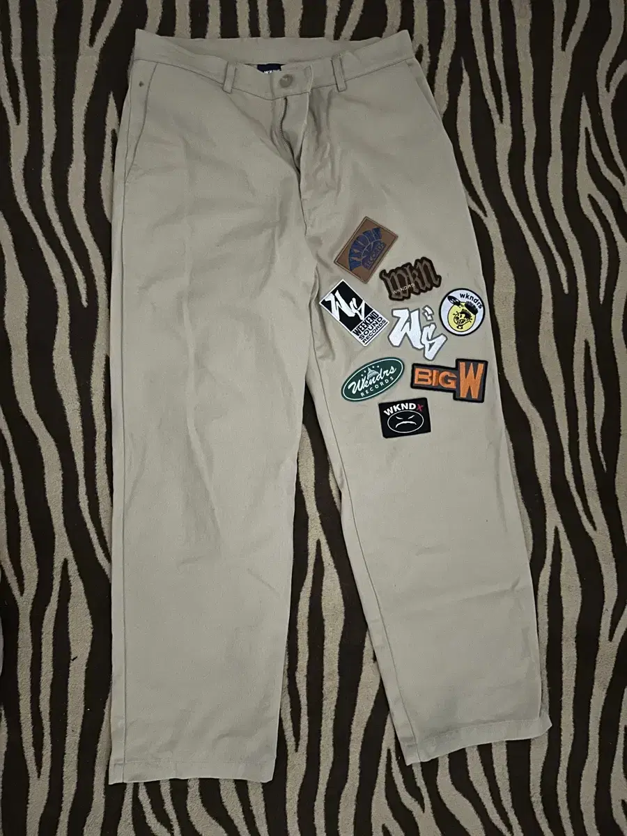 위캔더스 PATCH 4P PANTS (BEIGE) M 사이즈 팔아요