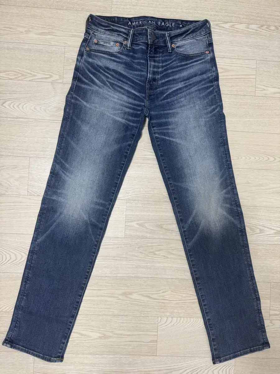 American Eagle Jin Blue Straight Fit