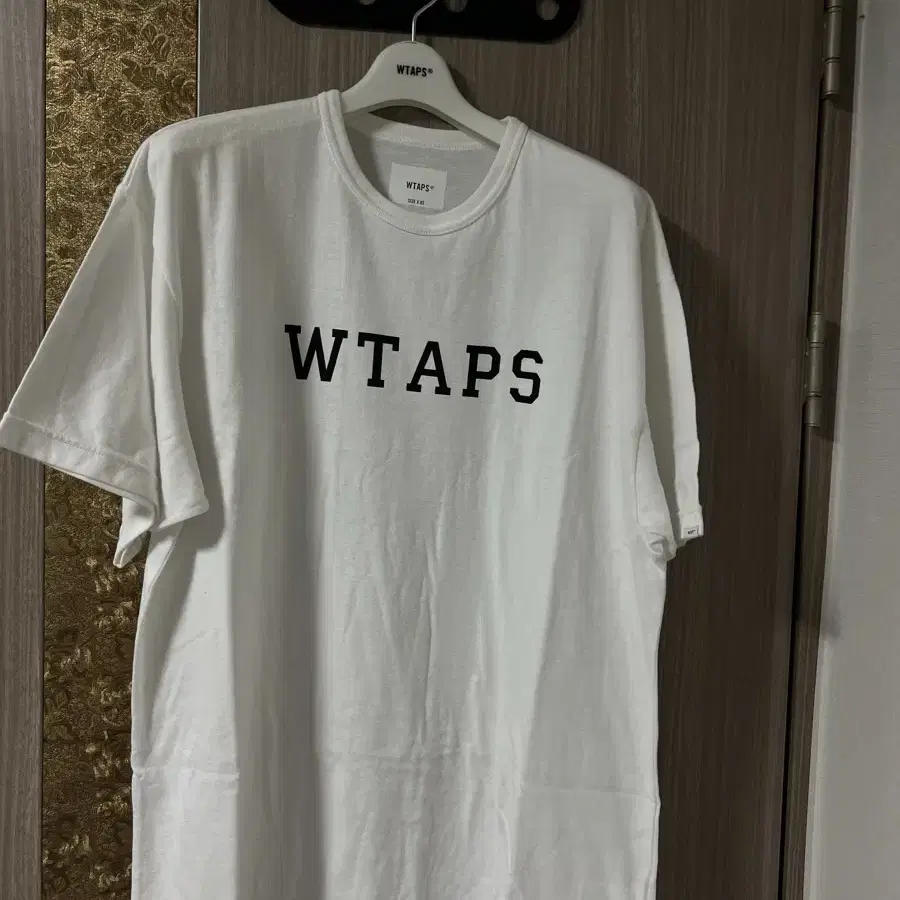 더블탭스 Wtaps 22SS 아카데미 티셔츠 화이트 03