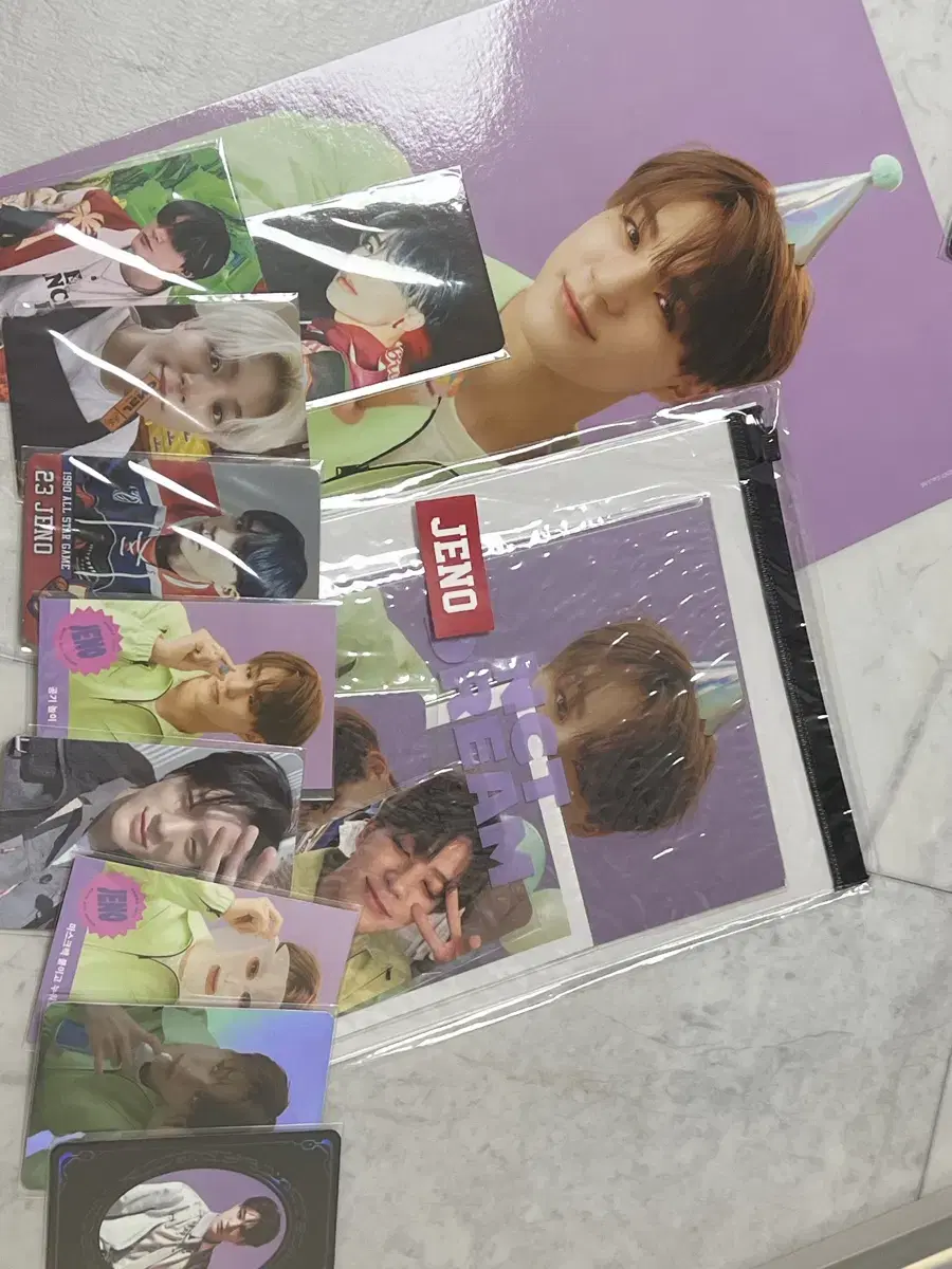 Sell Jeno Photocards in bulk