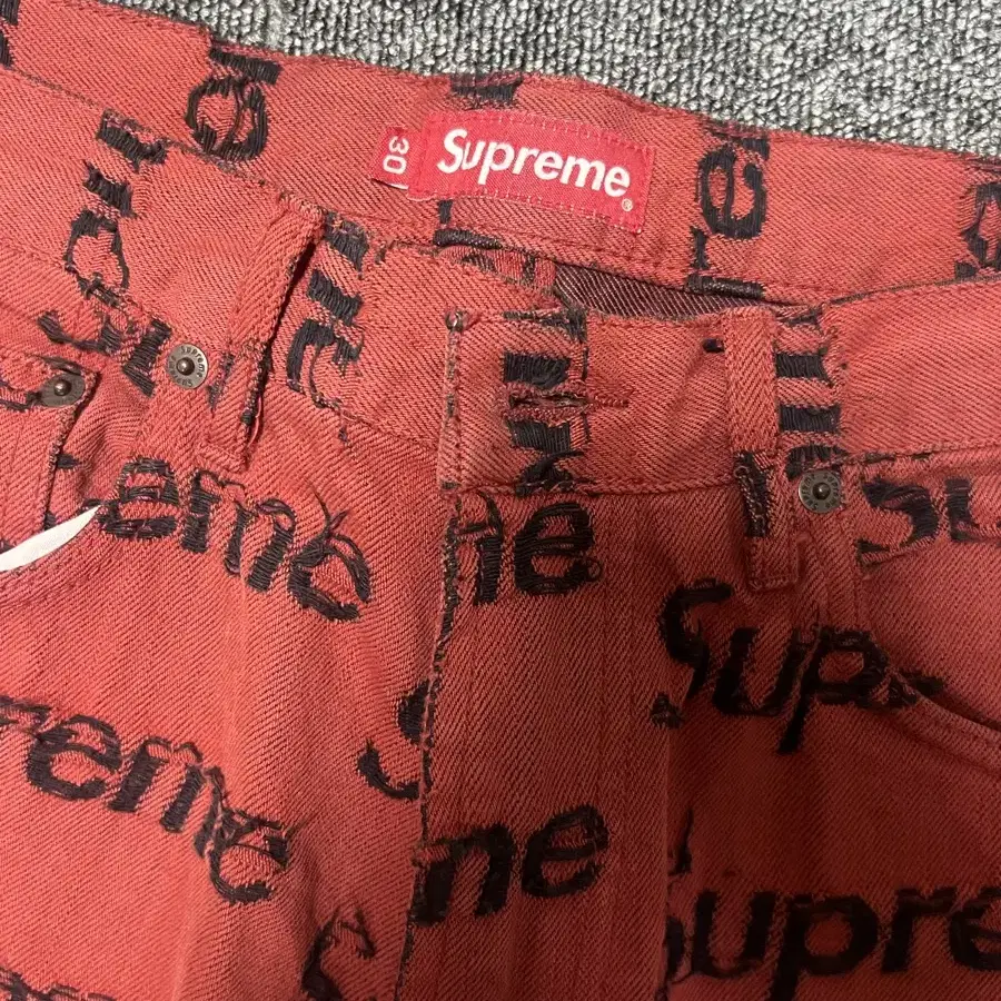 슈프림 페인터 바지 Supreme Frayed Logos Regular