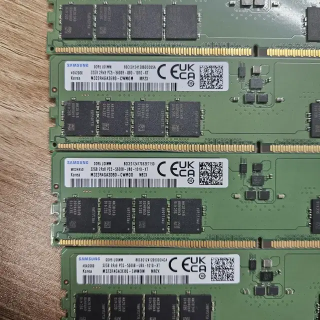 삼성 정품 데탑용 DDR5 32GB 5600 4개 팝니다