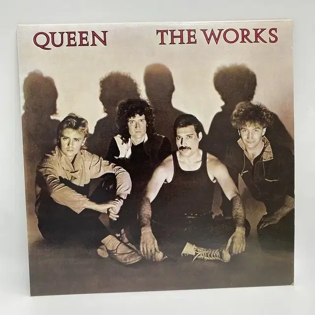 QUEEN THE WORKS LP / AA5389