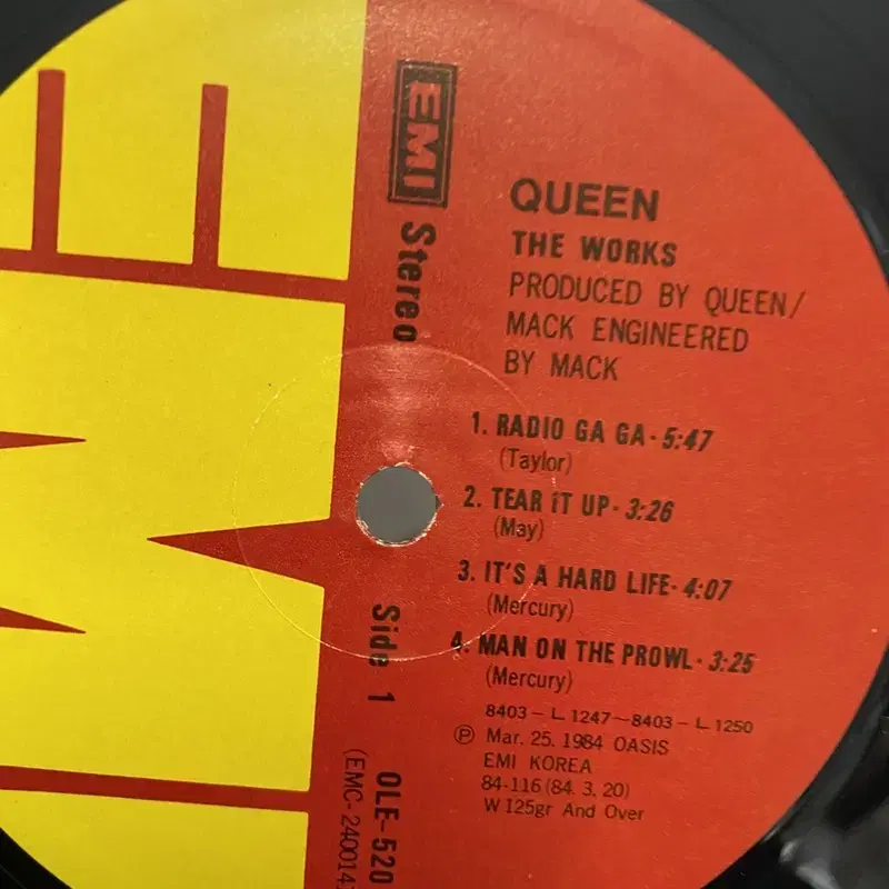 QUEEN THE WORKS LP / AA5389