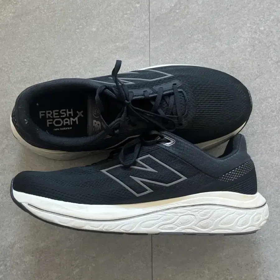 [US] Mens New Balance Fresh Foam X 860v1