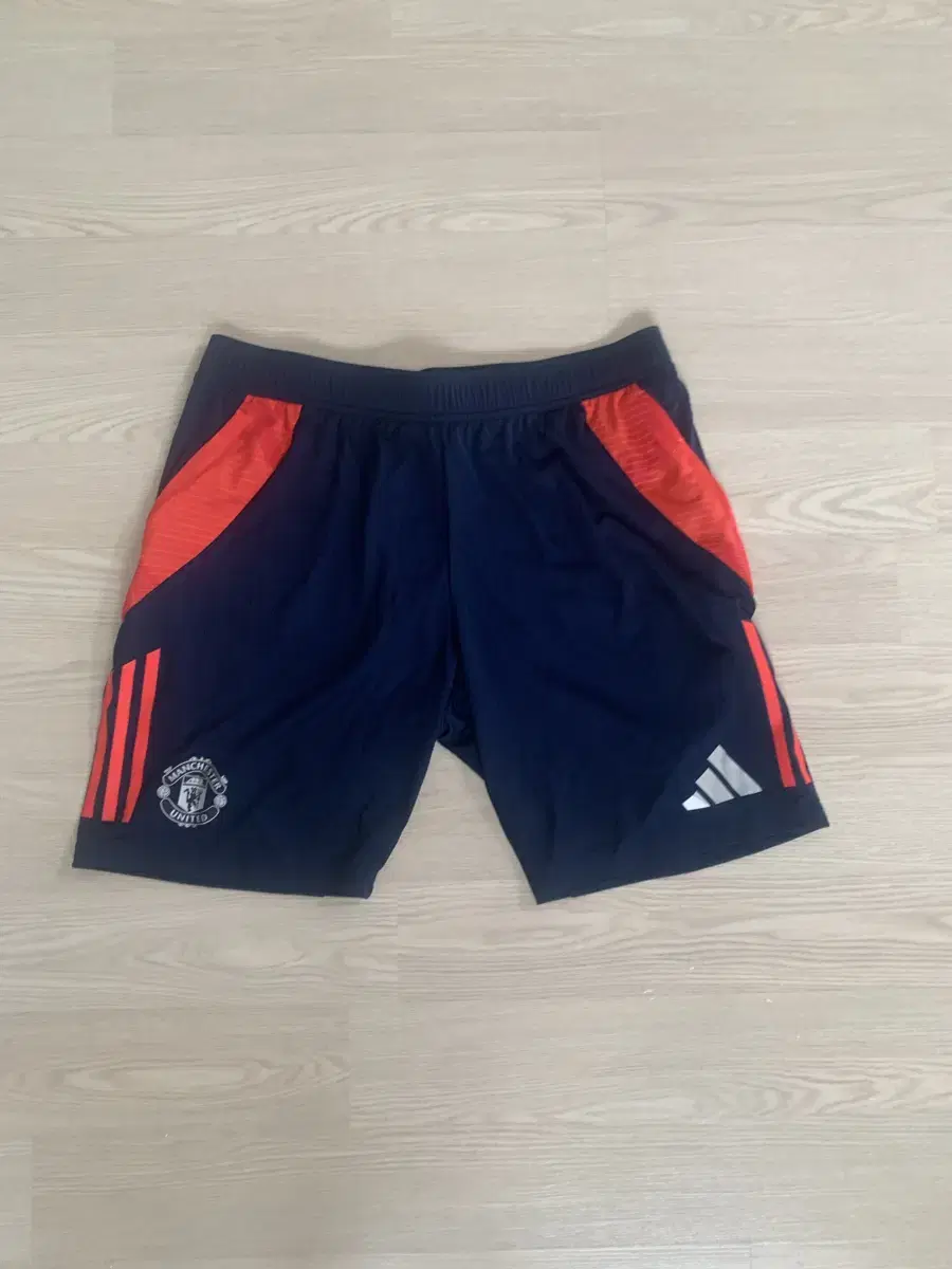 Man U shorts