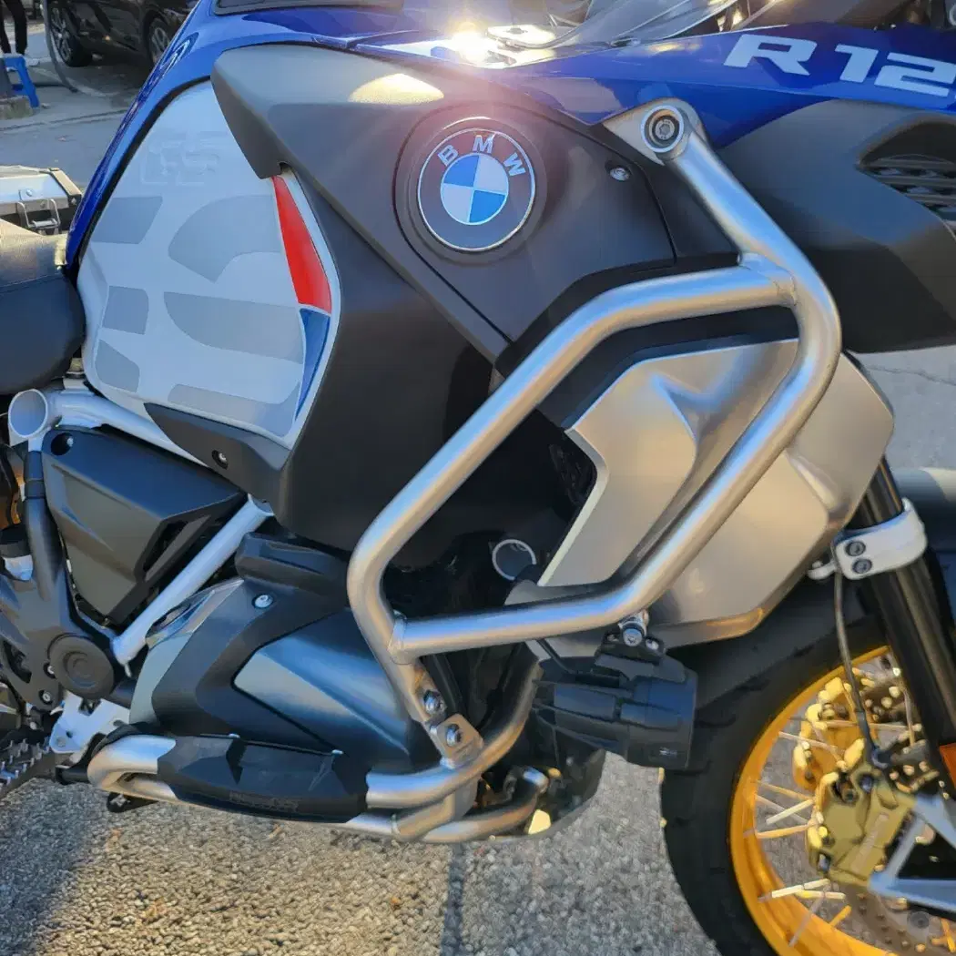 20년식 BMW R1250GS ADV HP랠리버전 판매합니다.