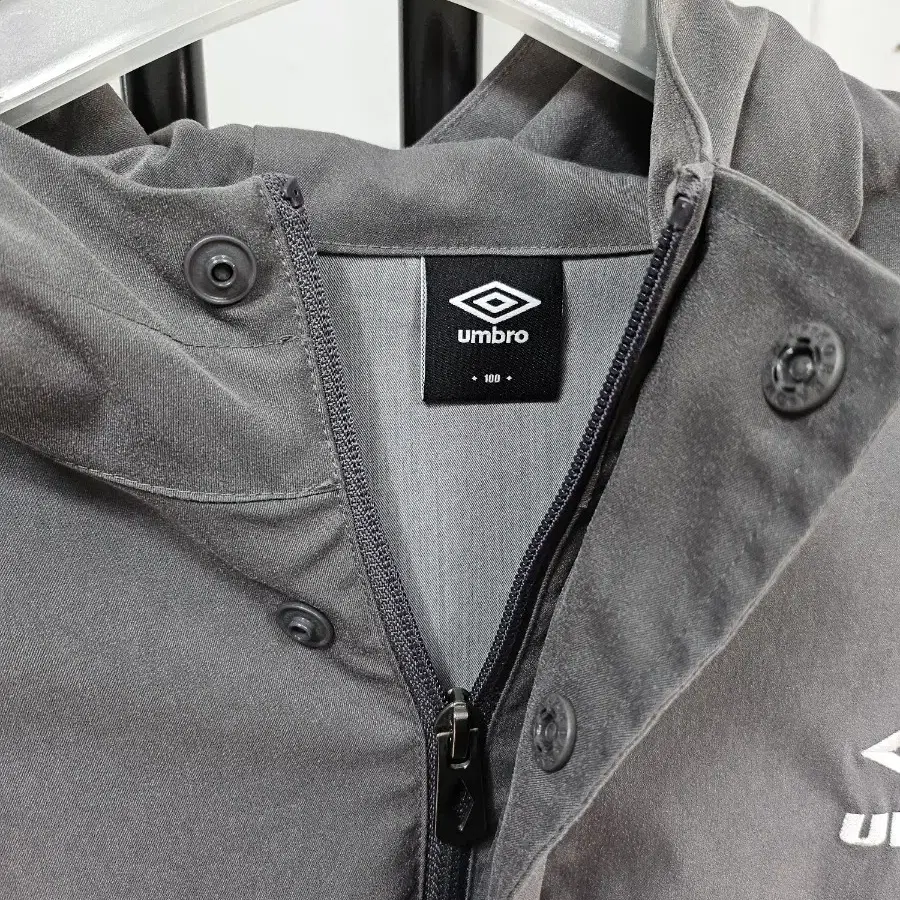 UMBRO 워시드 캔버스 다잉 후드 아노락 다크 차콜 100