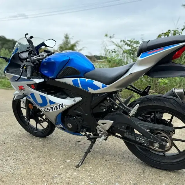 스즈키 gsx-r125 21년식 스페셜카울 판매합니다