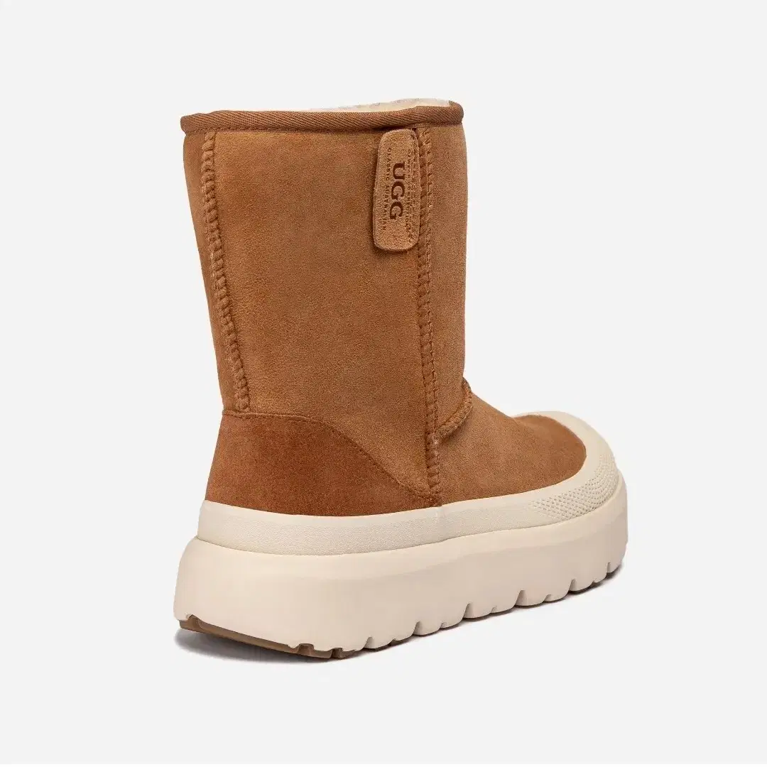 국내] FW24 오즈웨어 UGG 클래식 투톤 숏부츠 OB912