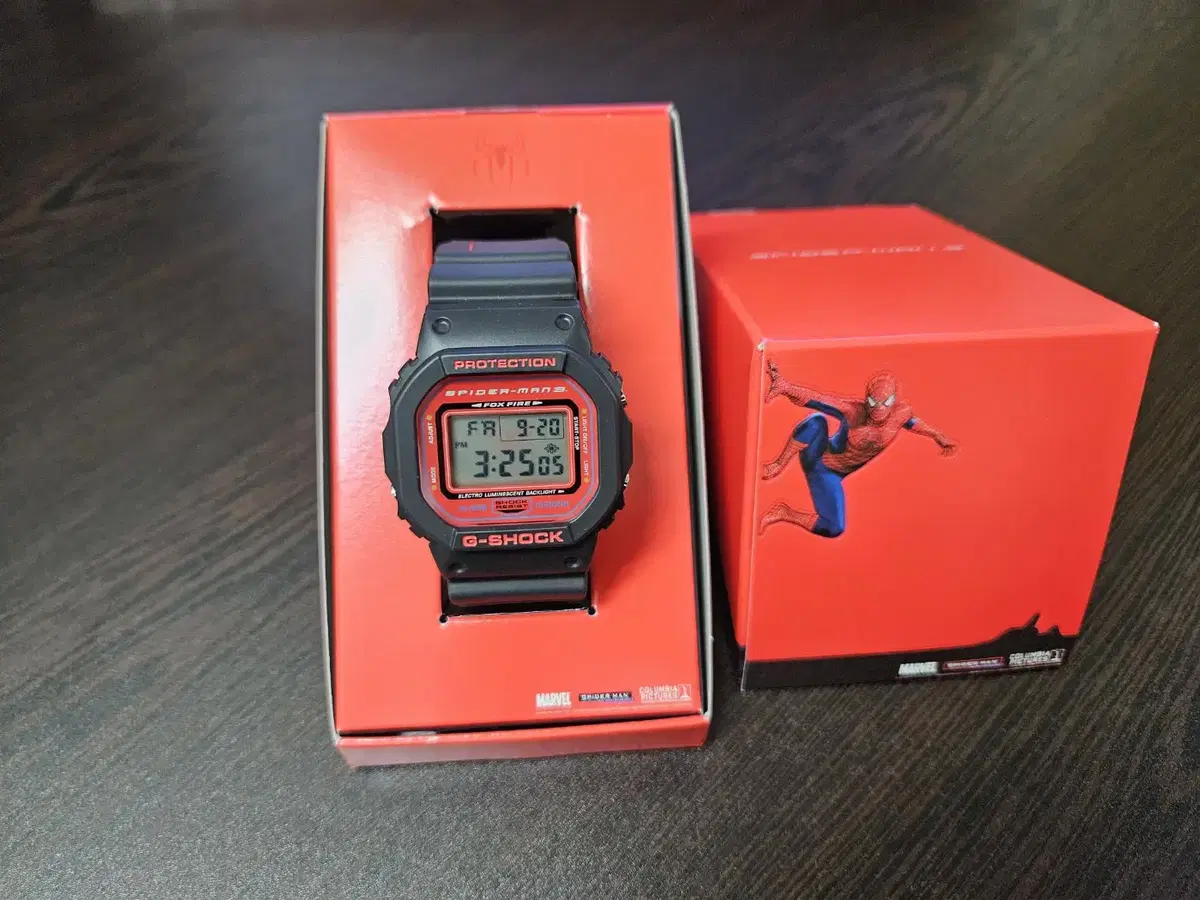 지샥 GSHOCK 스파이더맨 콜라보 DW-5600VTSPI1-1TJR