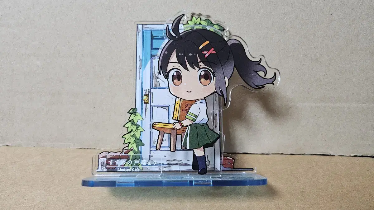 Suzume's Mundan Sok Limited Café Collaboration acrylic Stand