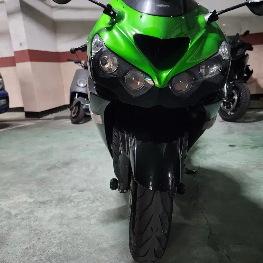 2020년식 가와사키 zx-14r 올린즈 에디션 짧은 키로수