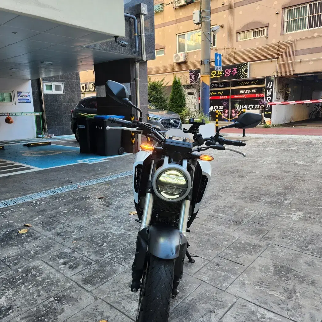 2018년 CB125R 16000KM주행 상태좋은바이크 판매합니다.